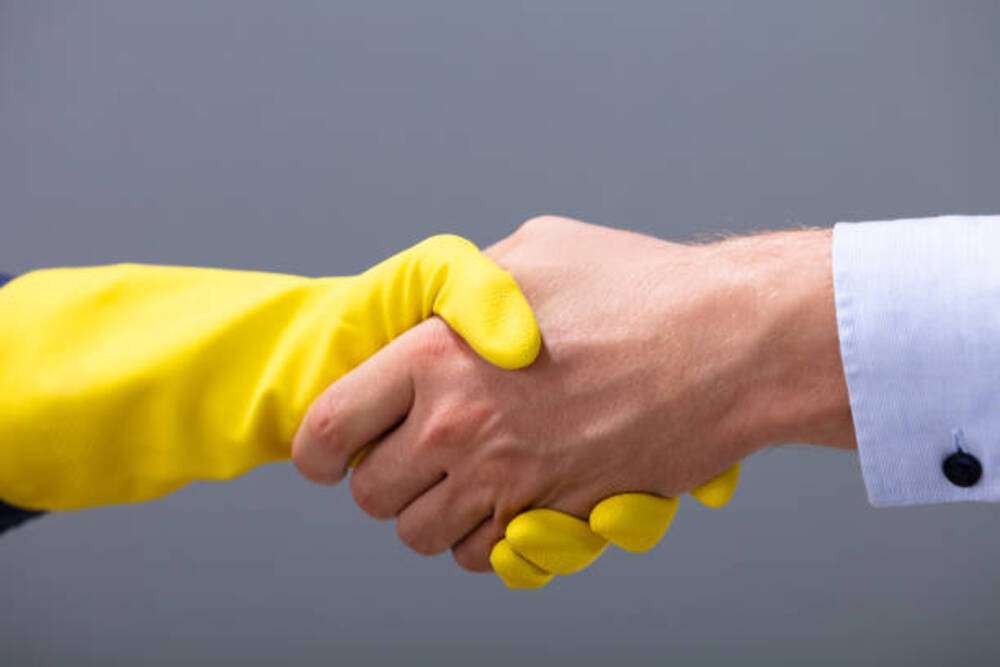 How to get cleaning contracts